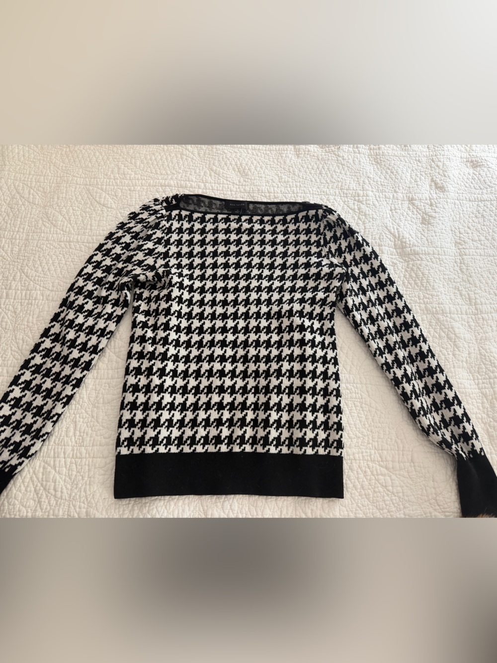 Ann Taylor Black and White Houndstooth Crewneck Sweater